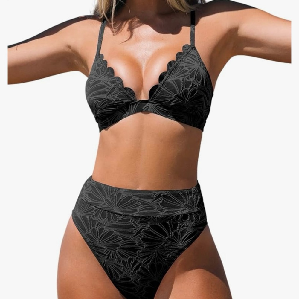 CUPSHE Women’s Black High Waisted Scalloped V Neck Bikini Set S